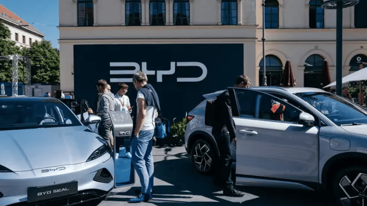 Foto - Elon Musk'a soğuk duş! Elektrikli otomobilde devir teslim: BYD, Tesla’yı tahtından indirdi!