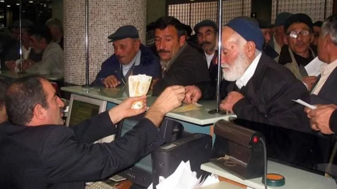 Foto - Emekli maaşı zam tahminleri yeniden hesaplandı: SSK ve BAĞ-KUR’un en düşük emekli maaşı ne kadar olacak? 