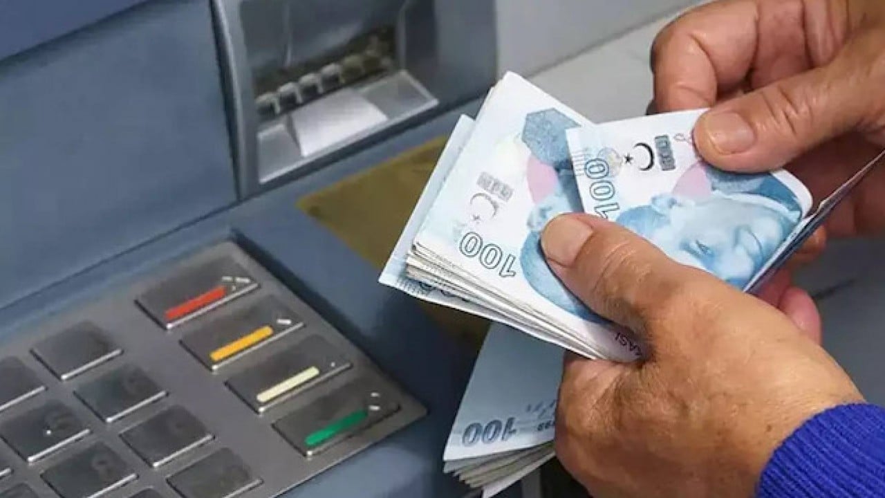 Foto - Emekli maaşlarından kesinti yapılacak! Kartını ATM'ye sokan yıkılacak