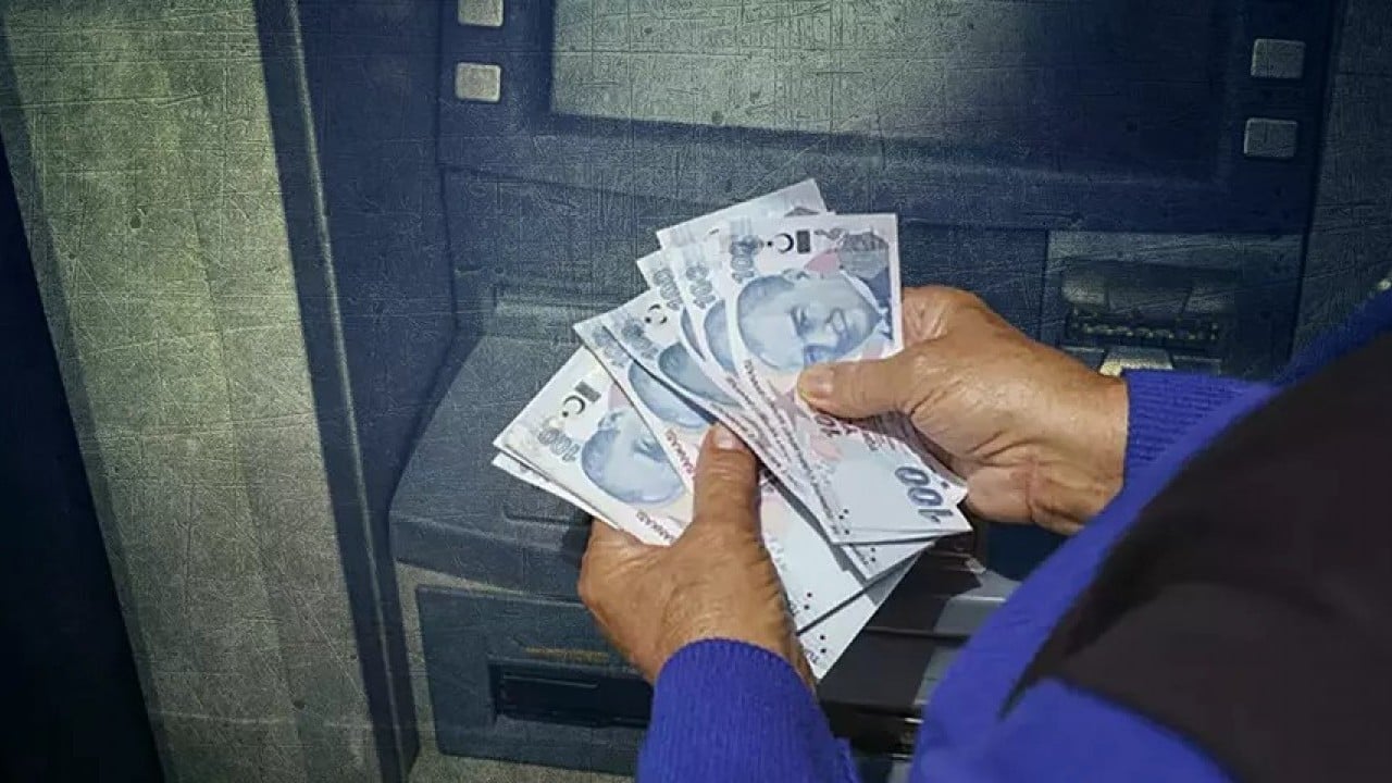 Foto - Emekli maaşlarından kesinti yapılacak! Kartını ATM'ye sokan yıkılacak