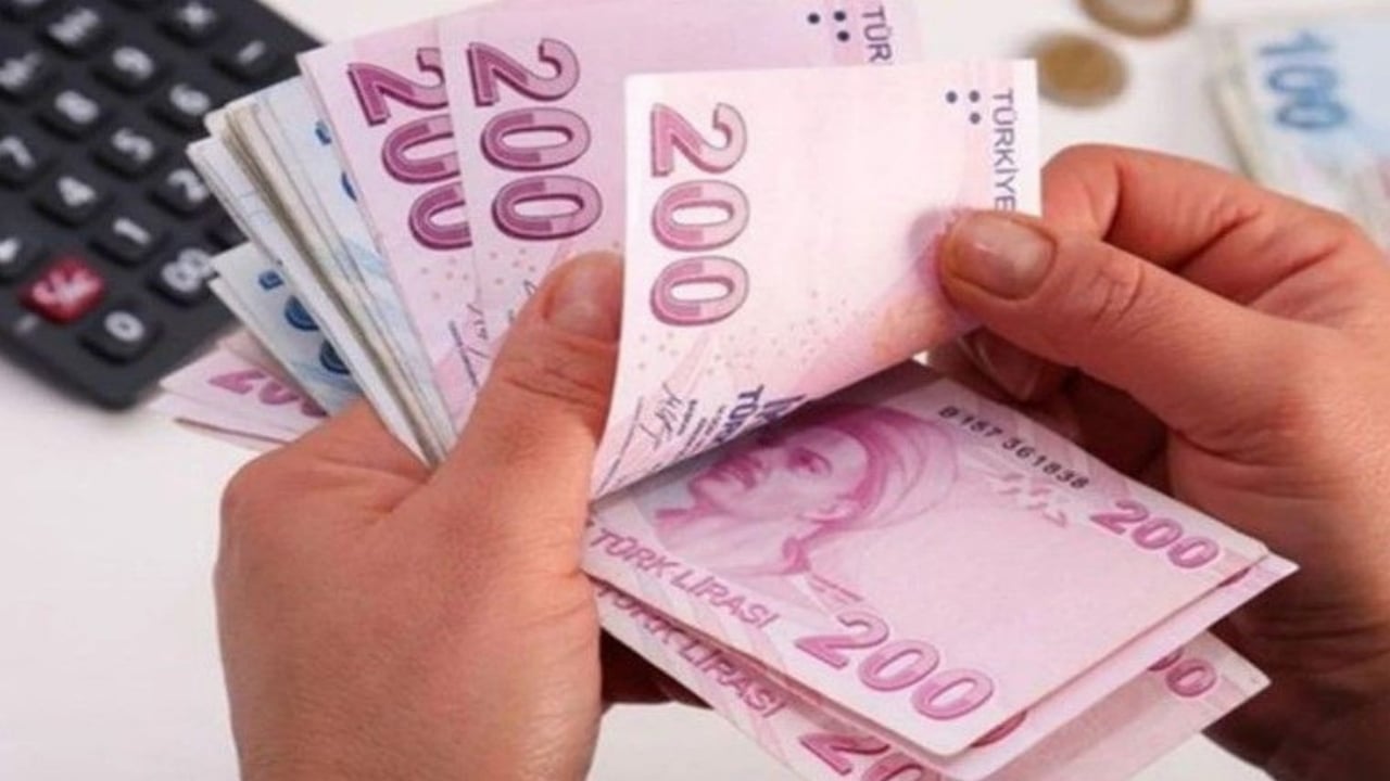 Emekliler bu tarihleri kaçırırsa çıra gibi yanacak! Bayram ikramiyesi elden gidebilir