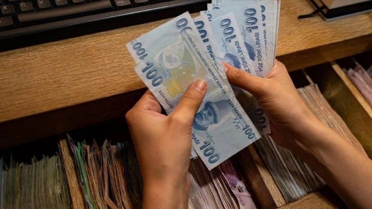 Foto - Emekliler bu tarihleri kaçırırsa çıra gibi yanacak! Bayram ikramiyesi elden gidebilir