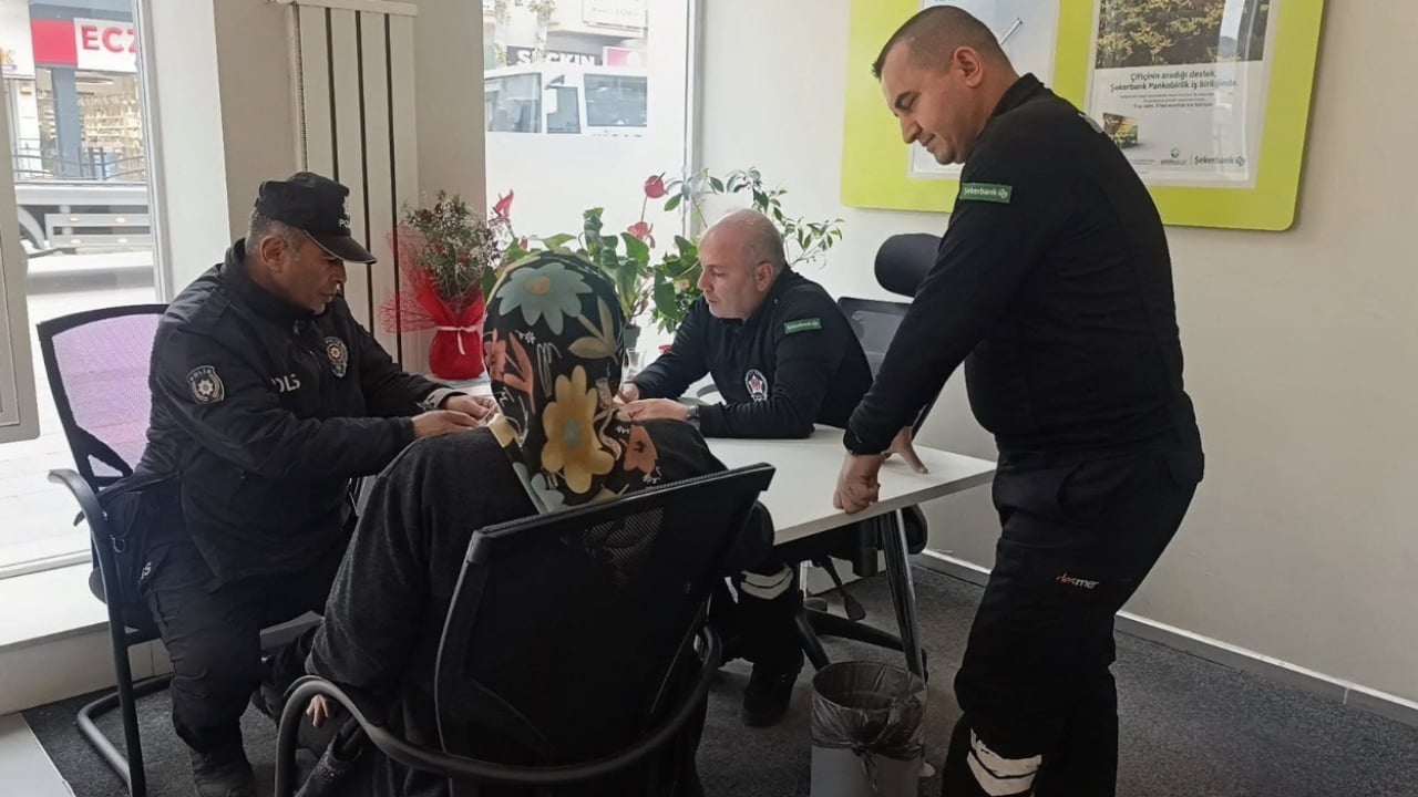 Foto - Emekliler bu tuzağa dikkat! Gerçeği banka şubesine gidince öğrendi!