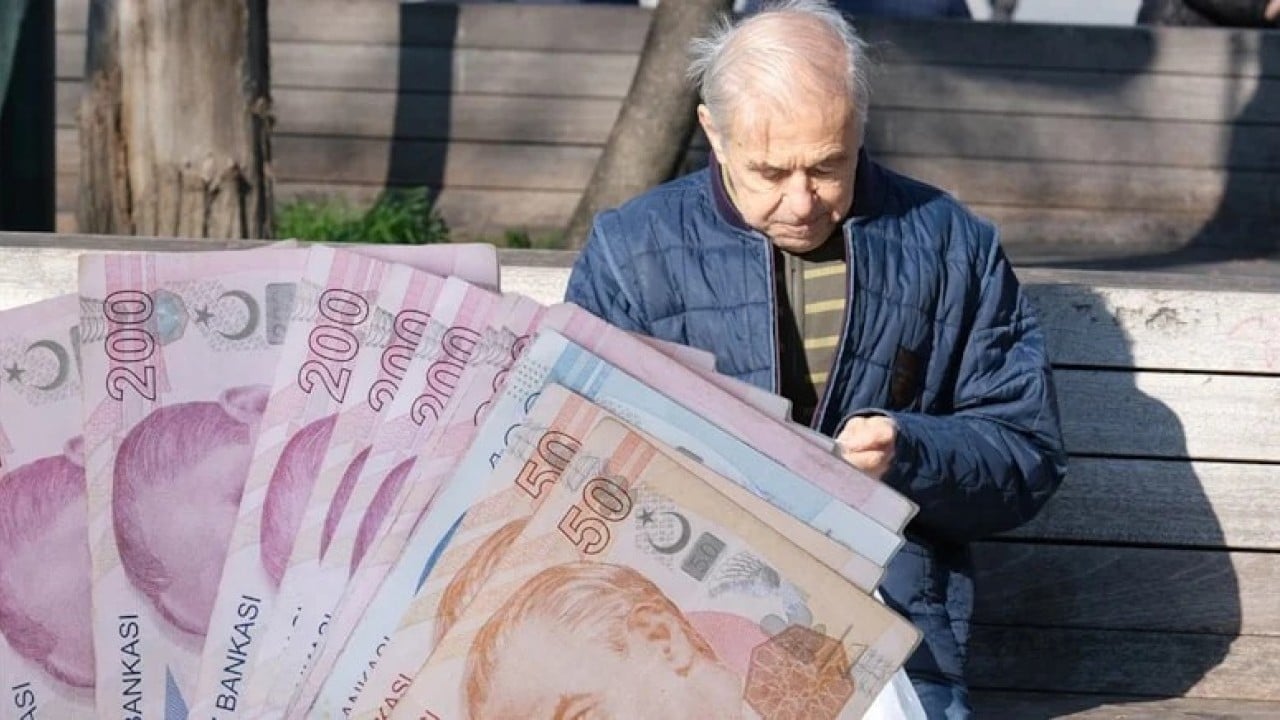 Foto - Emekliler merakla bekliyordu: Ankara'dan sürekli bilgi alan isim seyyanen zam için tarih verdi: Geliyor