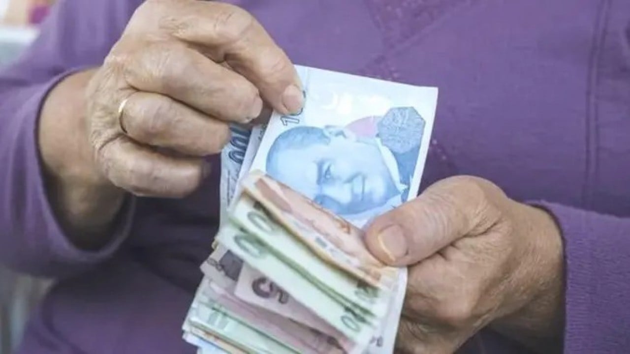 Foto - Emekliler merakla bekliyordu: Ankara'dan sürekli bilgi alan isim seyyanen zam için tarih verdi: Geliyor