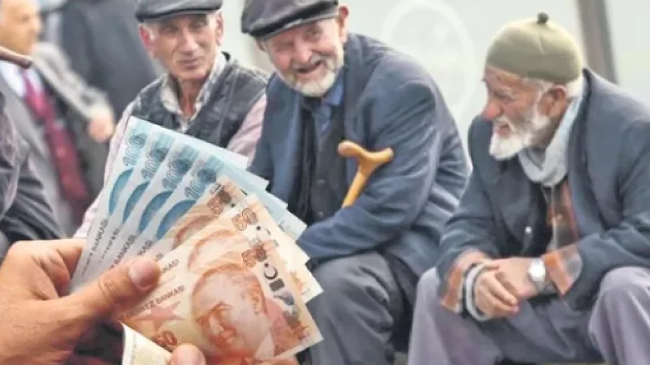 Foto - Emeklilerin merakla beklediği tarih duyurulmuştu... SGK'dan da açıklama geldi!