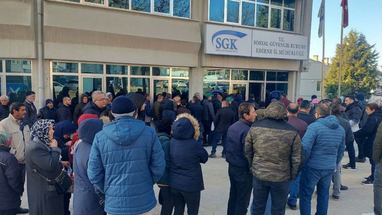 Foto - Emeklilikler bir bir iptal ediliyor, SGK "Gel bakalım" deyip ödenen maaşları faiziyle geri istiyor! e-Devletinizde bu harfler varsa hapı yuttunuz