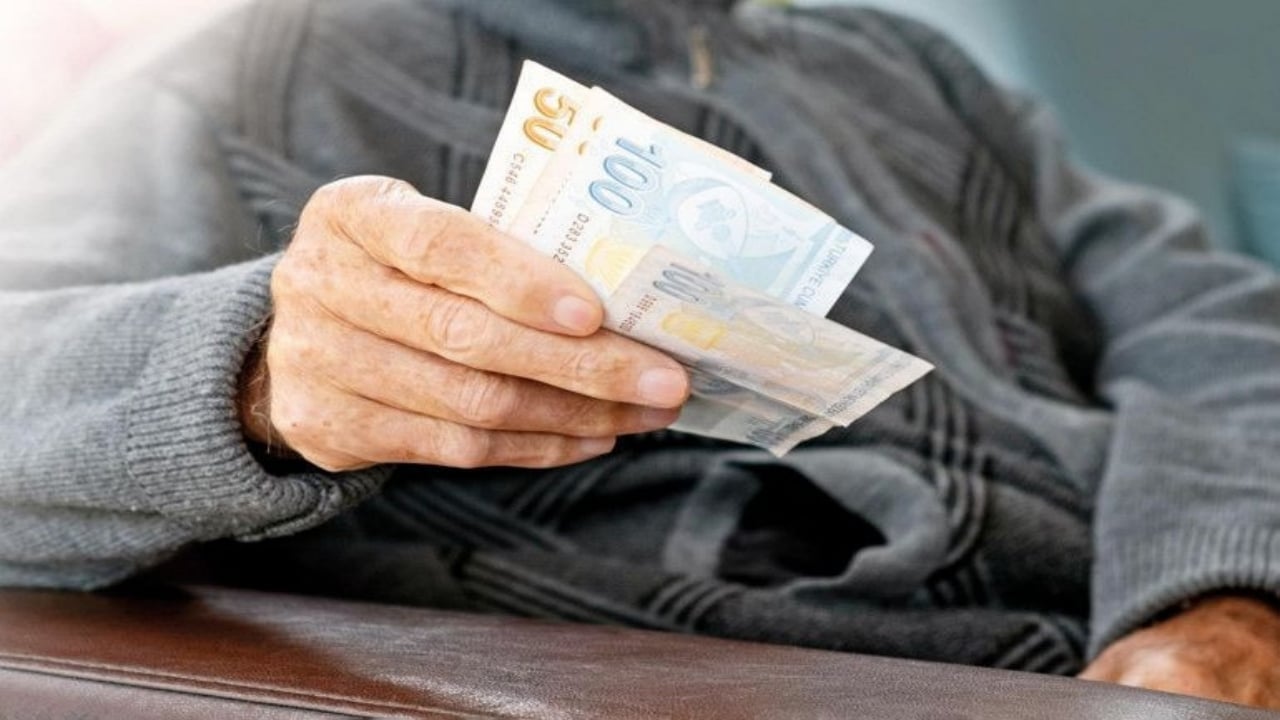 Foto - Emeklilikler bir bir iptal ediliyor, SGK "Gel bakalım" deyip ödenen maaşları faiziyle geri istiyor! e-Devletinizde bu harfler varsa hapı yuttunuz