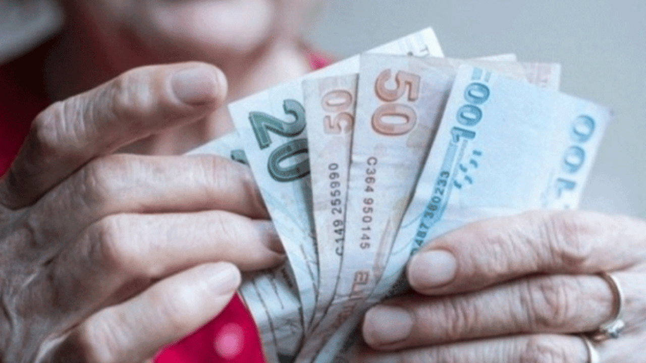 Foto - Emeklinin gözü bu rakamda: Bayram ikramiyesi 'harçlık' mı 'telafi' mi olacak? Her dediği çıkan SGK uzmanı net rakamı açıkladı