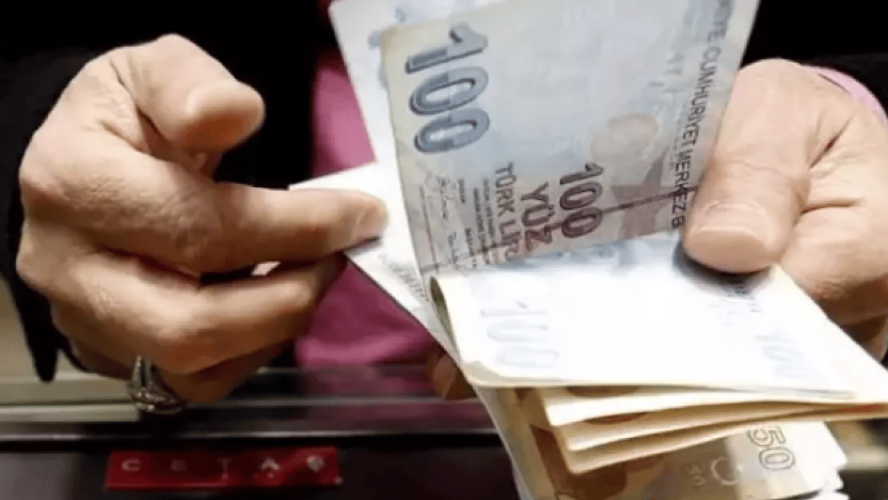 Foto - Emeklinin gözü bu rakamda: Bayram ikramiyesi 'harçlık' mı 'telafi' mi olacak? Her dediği çıkan SGK uzmanı net rakamı açıkladı