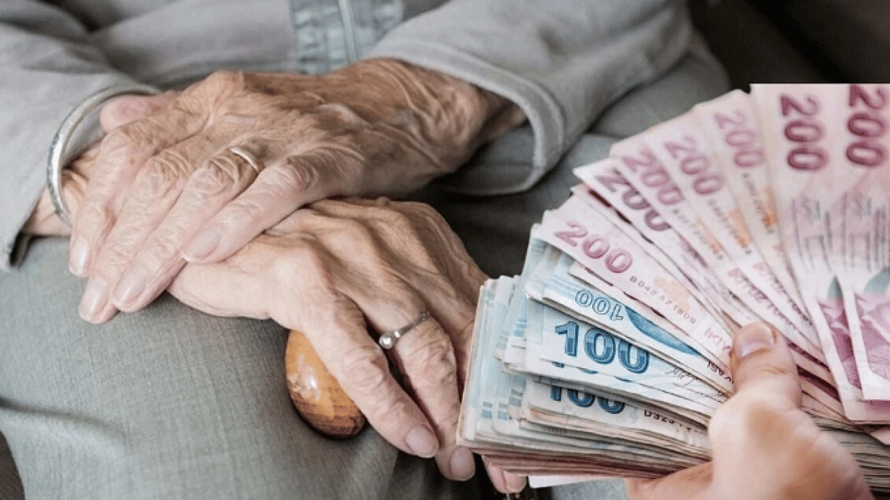 Foto - Emeklinin gözü bu rakamda: Bayram ikramiyesi 'harçlık' mı 'telafi' mi olacak? Her dediği çıkan SGK uzmanı net rakamı açıkladı