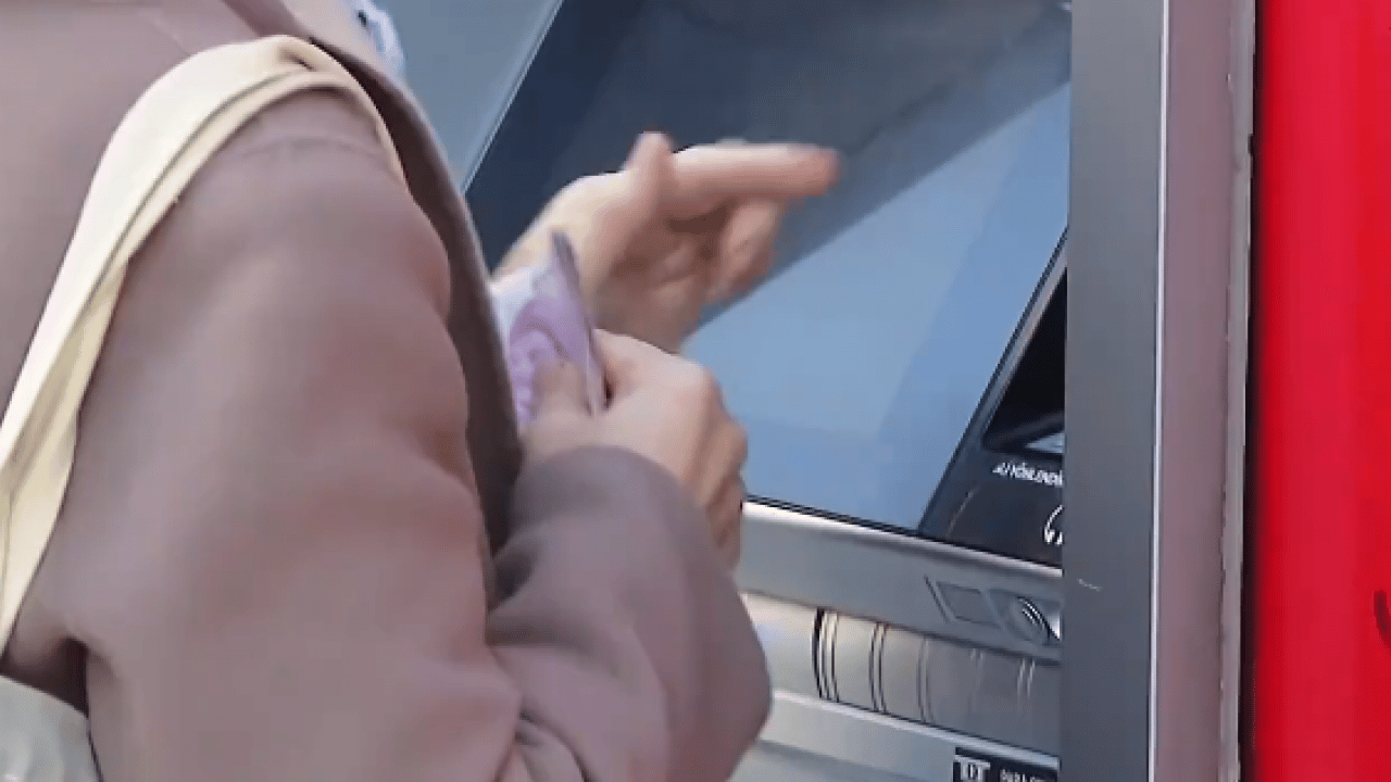 Emekliye 3 bin 119 TL’lik ek ödeme! Yarın PTT ve bankalardan çekilebilecek