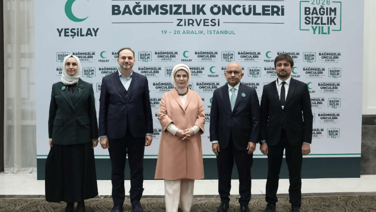 Foto - Emine Erdoğan, Bağımsızlık Öncüleri Zirvesi'nde konuştu... En büyük kale ailedir vurgusu...