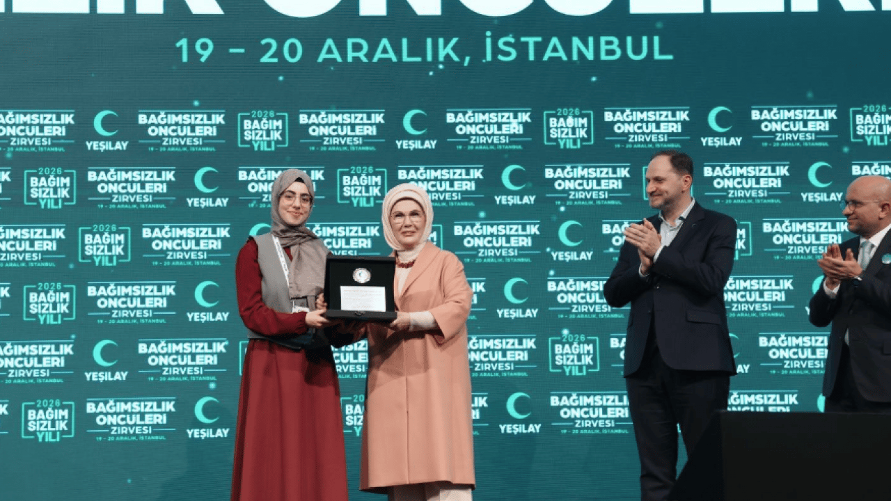 Foto - Emine Erdoğan, Bağımsızlık Öncüleri Zirvesi'nde konuştu... En büyük kale ailedir vurgusu...