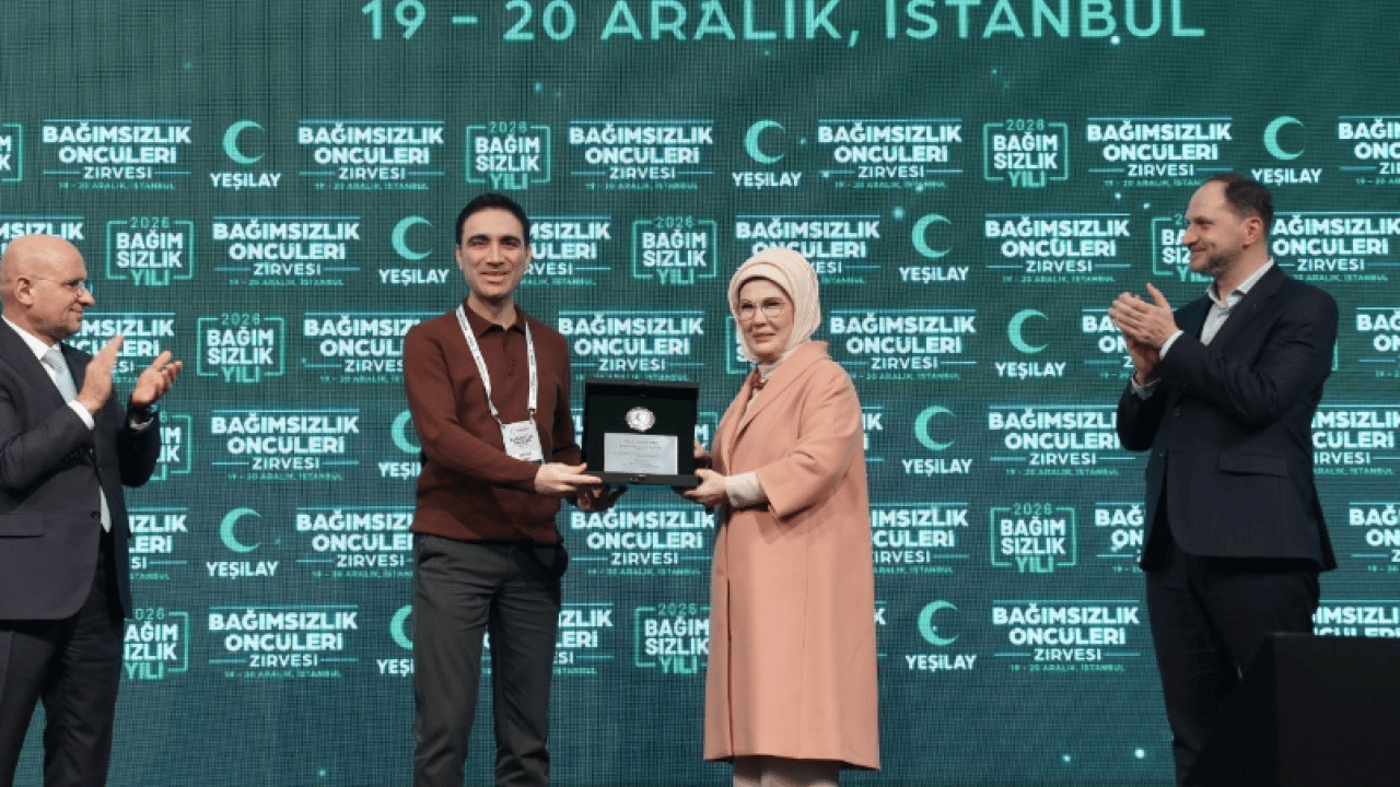 Foto - Emine Erdoğan, Bağımsızlık Öncüleri Zirvesi'nde konuştu... En büyük kale ailedir vurgusu...