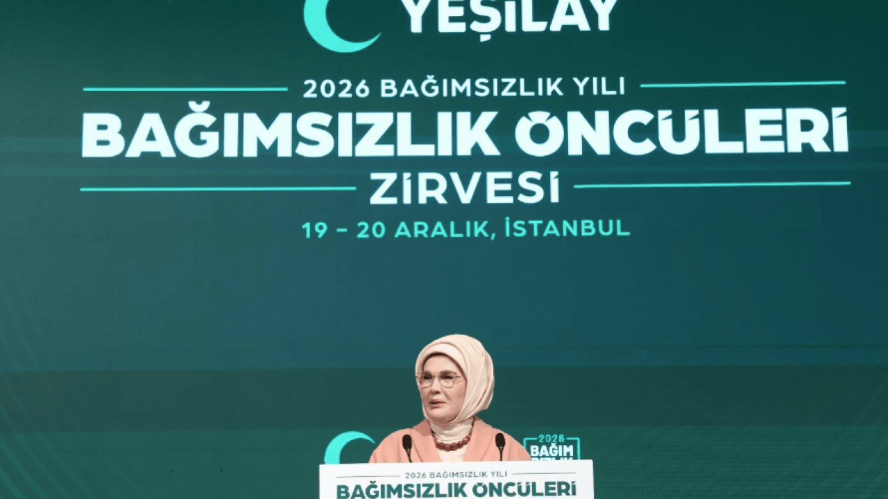 Foto - Emine Erdoğan, Bağımsızlık Öncüleri Zirvesi'nde konuştu... En büyük kale ailedir vurgusu...