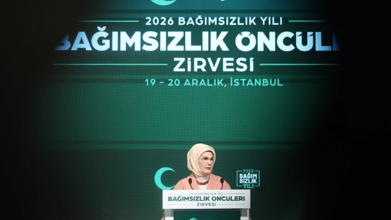 Foto - Emine Erdoğan, Bağımsızlık Öncüleri Zirvesi'nde konuştu... En büyük kale ailedir vurgusu...