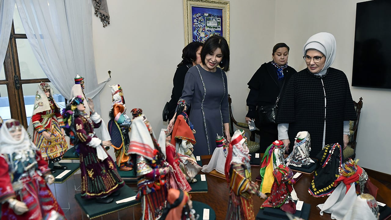 Foto - Emine Erdoğan, Özbekistan Cumhurbaşkanı'nın eşi Mirziyoyeva ile bir araya geldi!