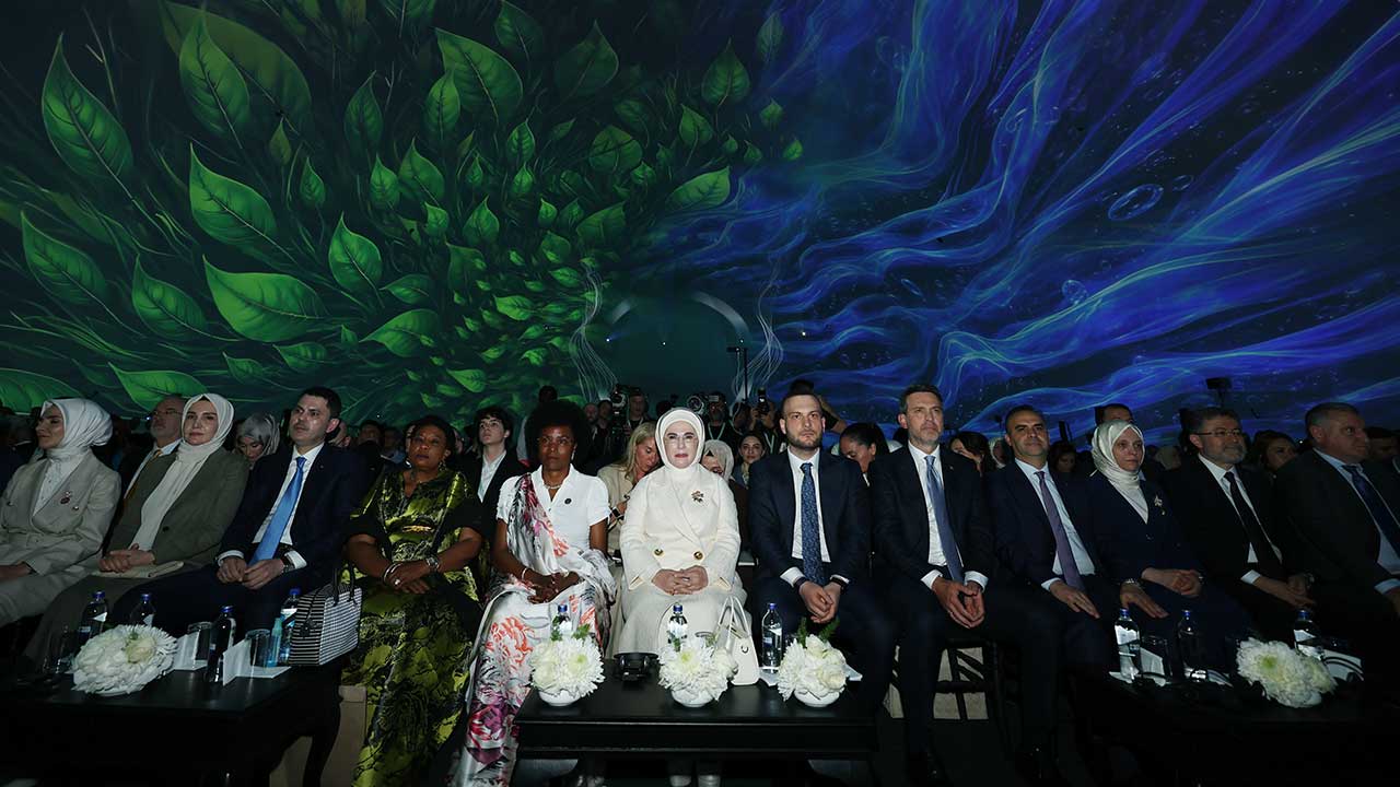 Foto - Emine Erdoğan'dan Sıfır Atık Forumu mesajı: İnsanlık ailesinin tarihi buluşması