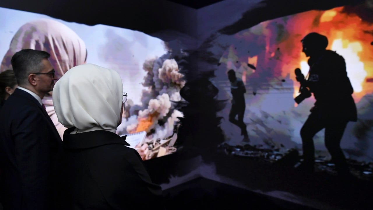 Foto - Emine Erdoğan, 'Soykırımın Kadın Tanıkları: Gazze'de 'Medya ve Direniş' programının açılışında konuştu