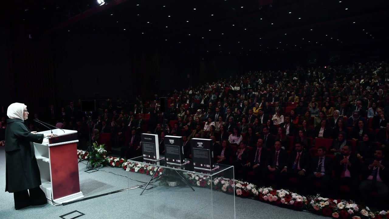 Foto - Emine Erdoğan, 'Soykırımın Kadın Tanıkları: Gazze'de 'Medya ve Direniş' programının açılışında konuştu