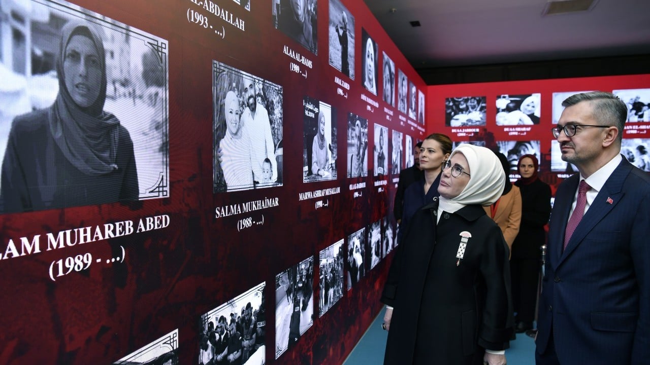Foto - Emine Erdoğan, 'Soykırımın Kadın Tanıkları: Gazze'de 'Medya ve Direniş' programının açılışında konuştu