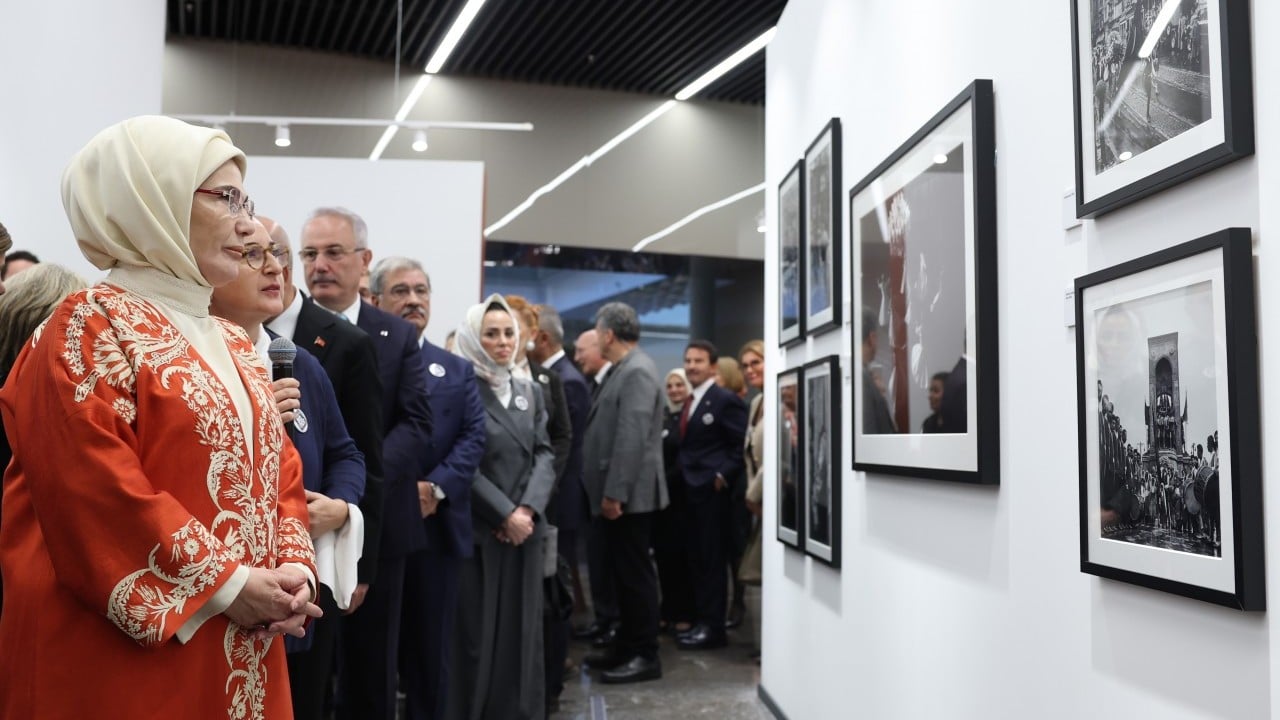Foto - Emine Erdoğan, VakıfBank Sanat Galerisi'nin açılışına katıldı: VakıfBank'a teşekkür etti... 