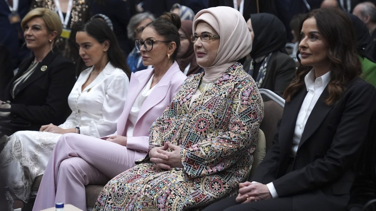 Foto - Emine Erdoğan'dan 23 Nisan Ulusal Egemenlik ve Çocuk Bayramı mesajı...