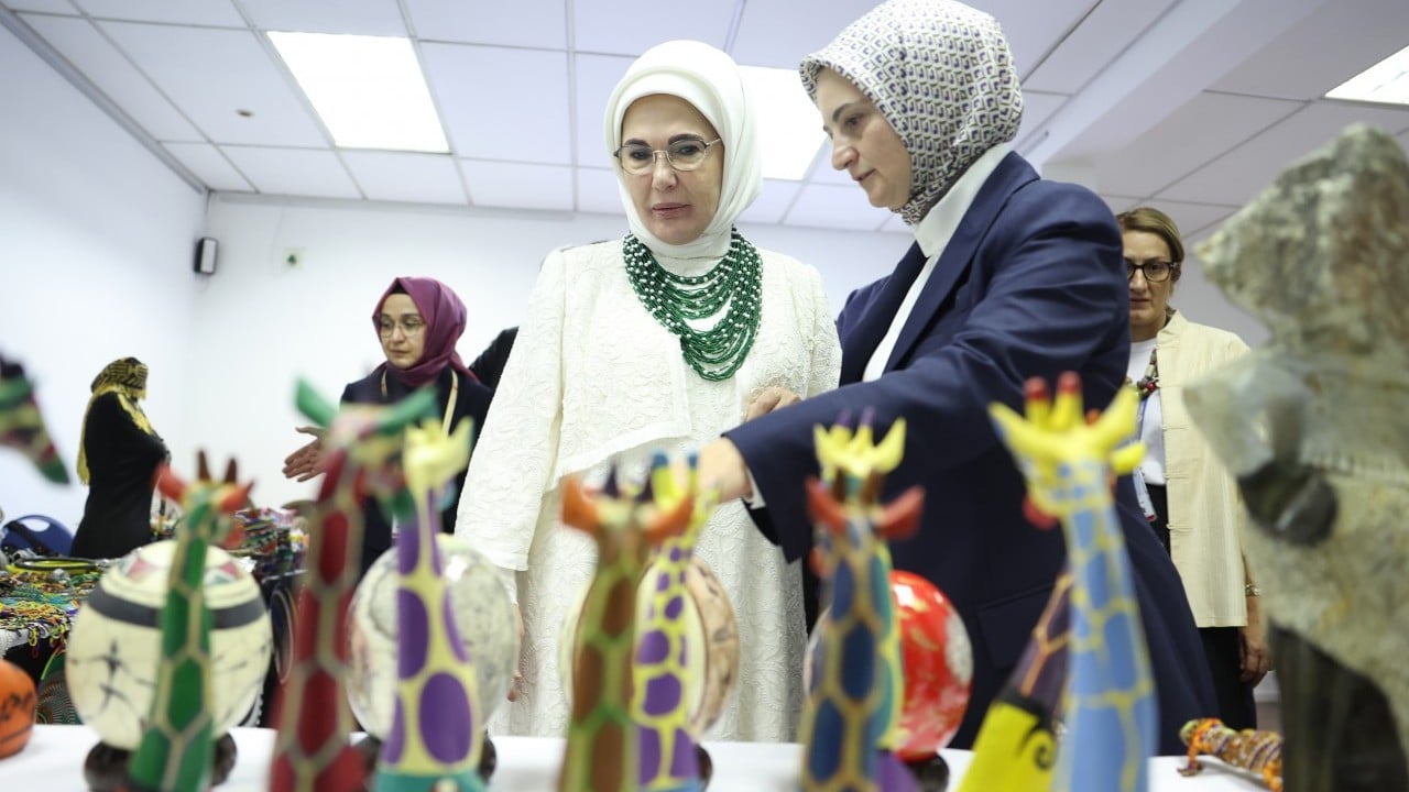 Foto - Emine Erdoğan'dan Güney Afrika ziyaretine ilişkin paylaşım: Yunus Emre Enstitüsünü ziyaret etti