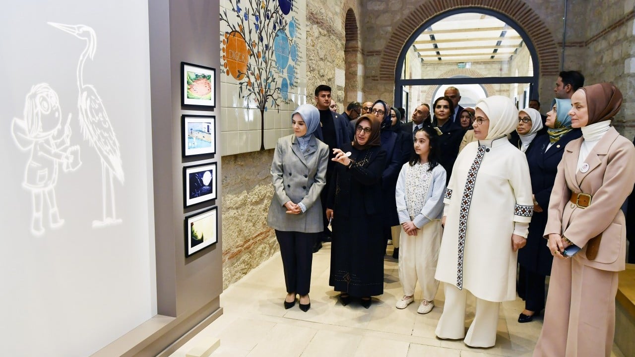 Foto - Emine Erdoğan'dan Rami Çocuk ve Sanat Bienali'ne ilişkin paylaşım 