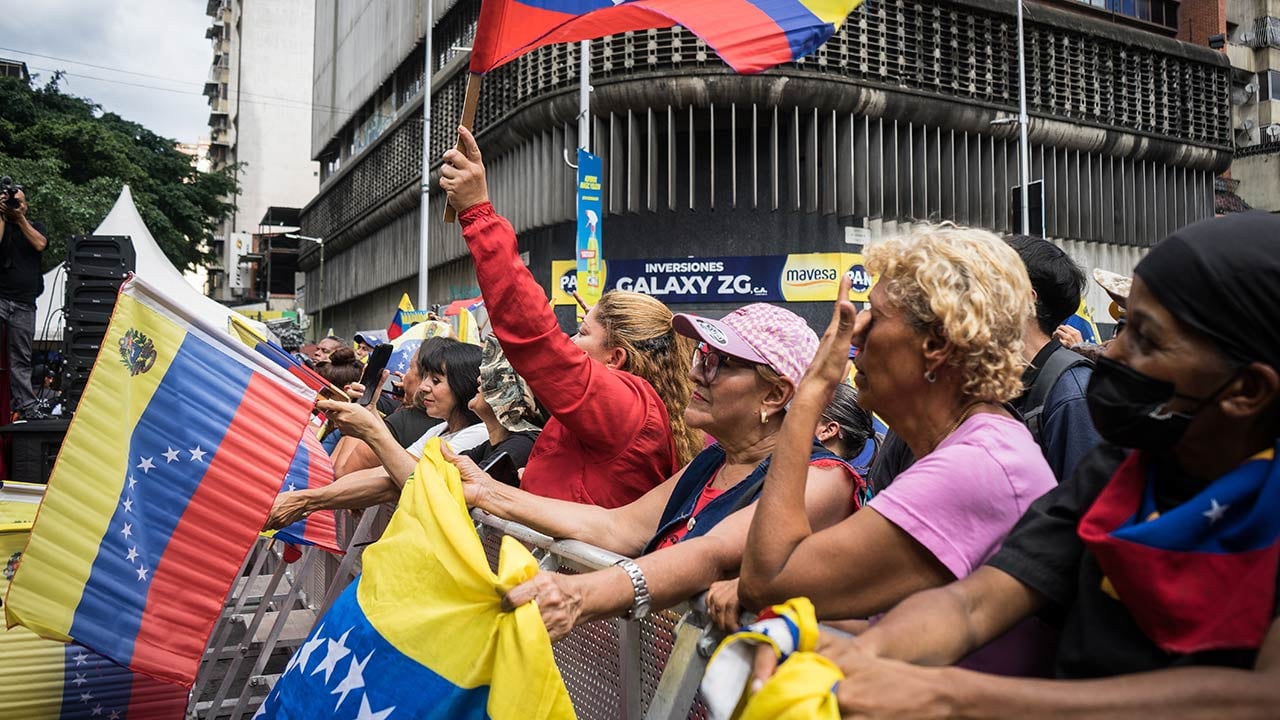 Foto - Emperyalist uşaklarının bahanelerine kulak asmayın… Venezuela’da halk Maduro için sokaklara indi