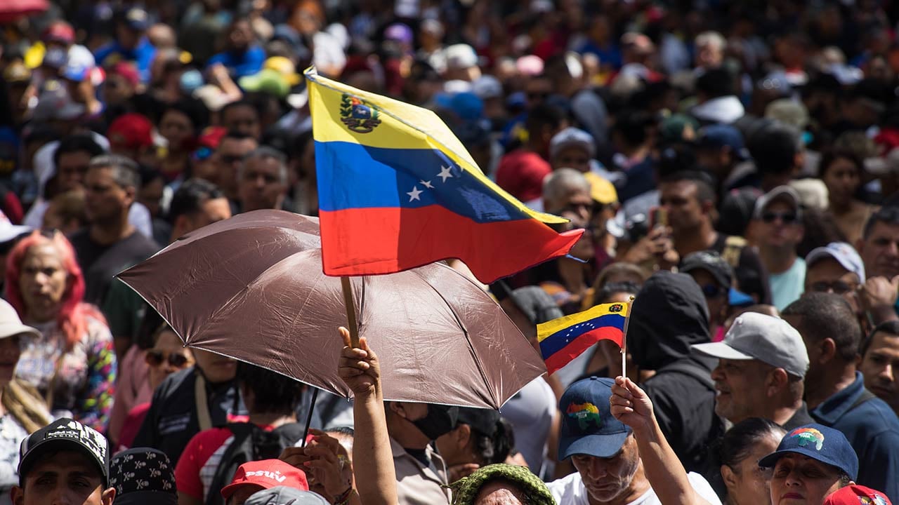 Foto - Emperyalist uşaklarının bahanelerine kulak asmayın… Venezuela’da halk Maduro için sokaklara indi