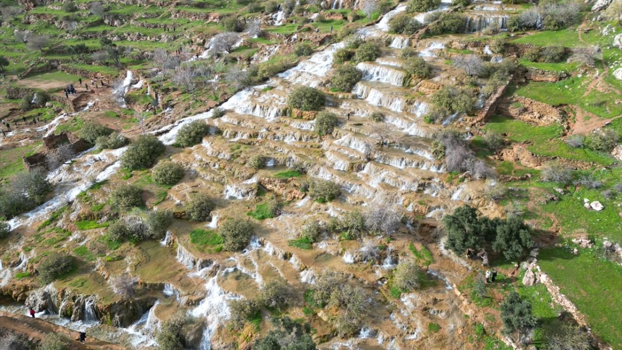 Foto - ‘Emrud travertenleri’ kar ve yağmur sularıyla canlandı