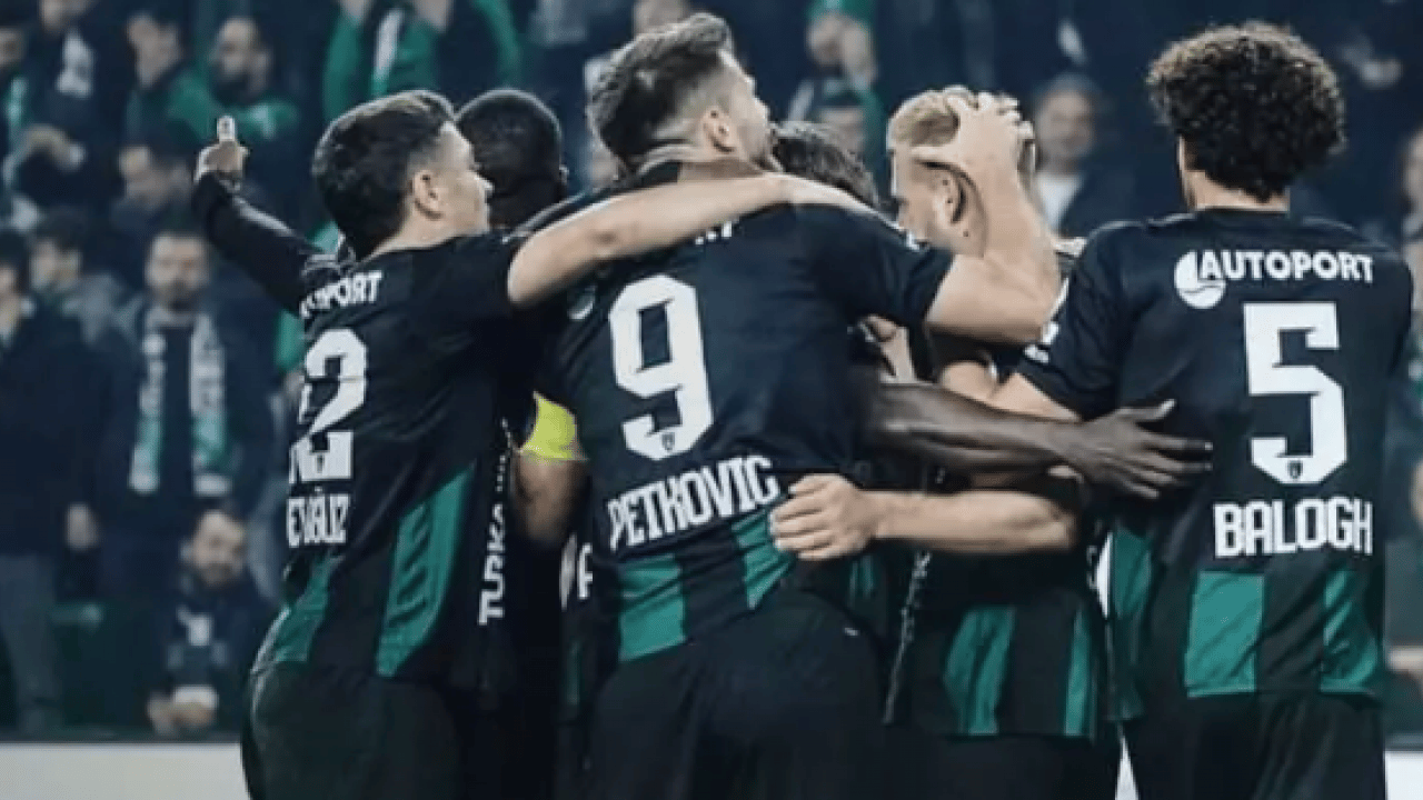 Foto - En az kart gören takım belli oldu! Aradaki fark dikkat çekti!