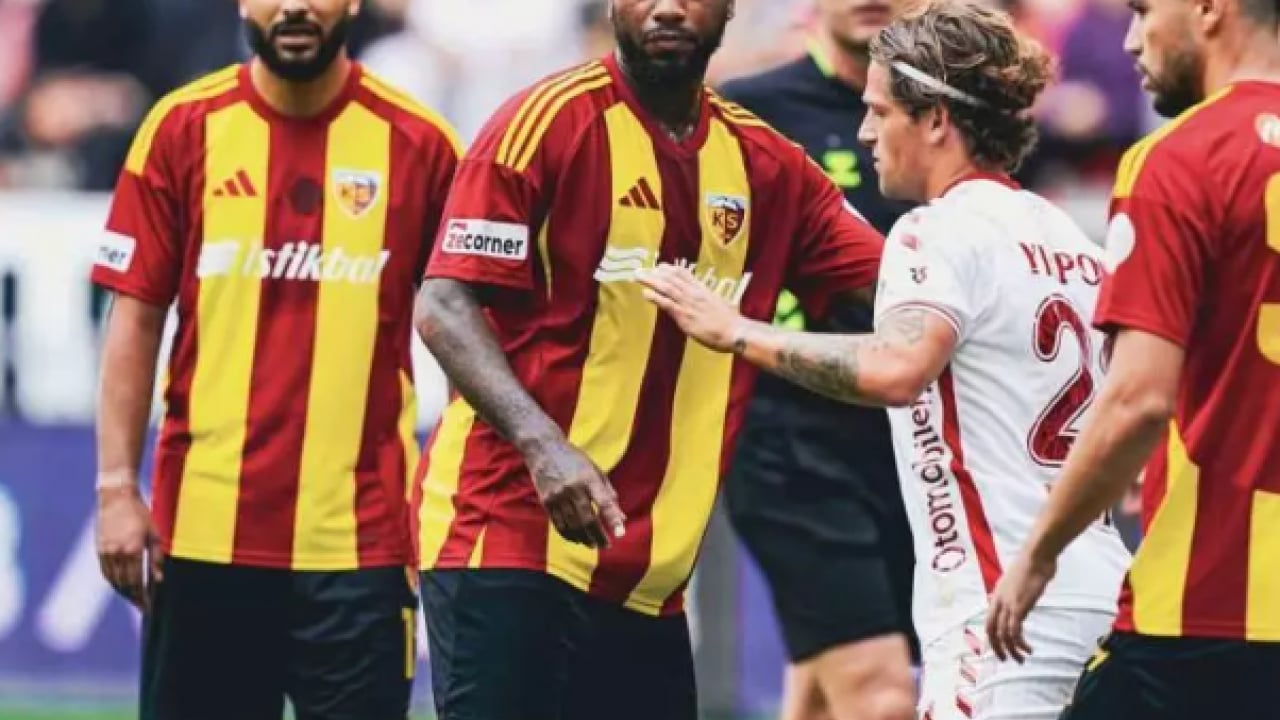 Foto - En az kart gören takım belli oldu! Aradaki fark dikkat çekti!