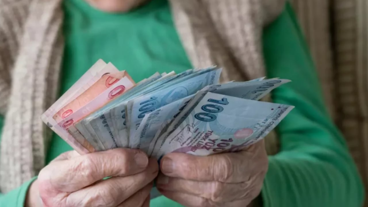 Foto - En düşük emekli maaşı müjdesi meclis yolunda! Komisyondan ilk onay geldi