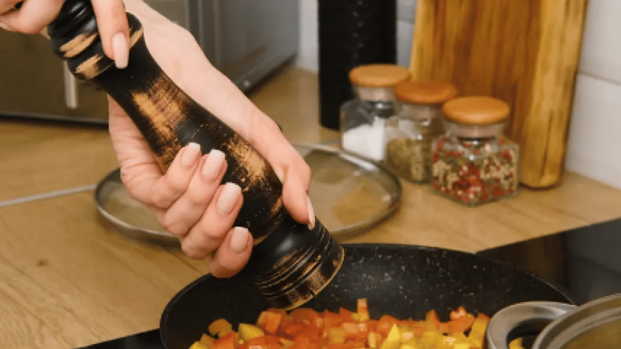 Foto - Mutfakta en sık kullanılan Karabiberin bilinmeyen etkisi ortaya çıktı! Bu yemeklere mutlaka ekleyin