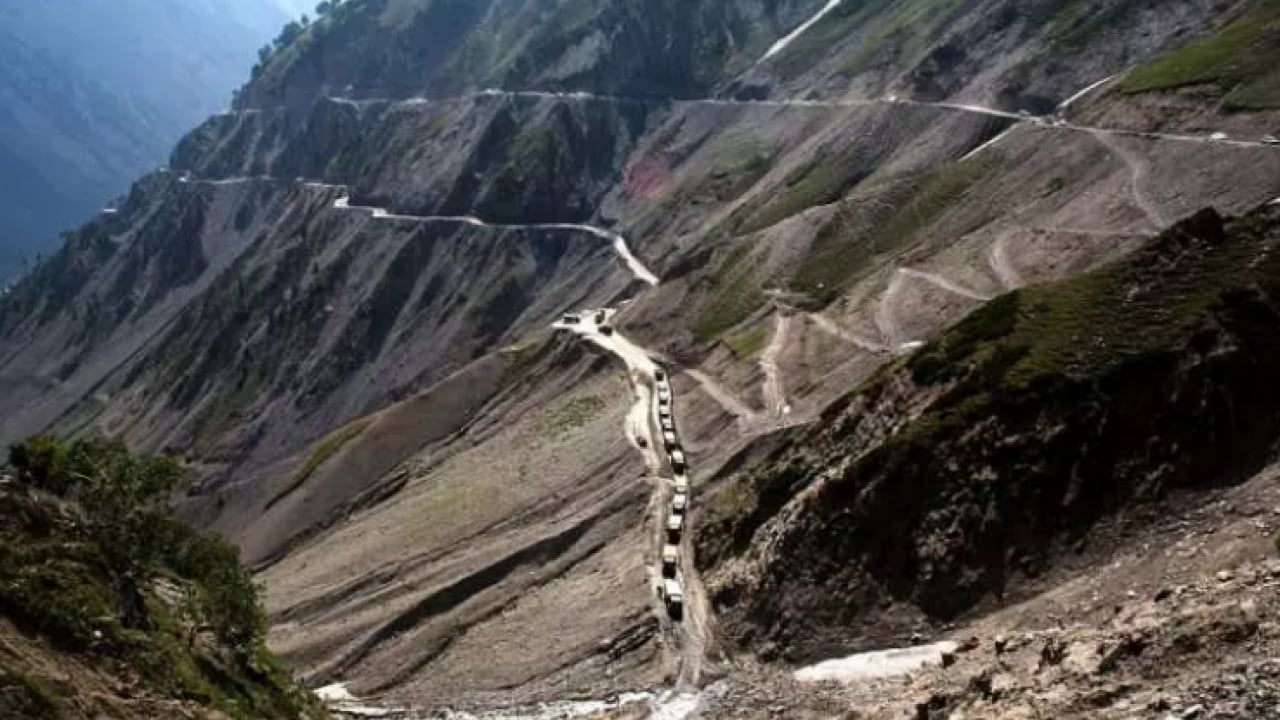 Foto - En usta şoför bile ecel terleri döküyor: İşte dünyanın en tehlikeli yolları