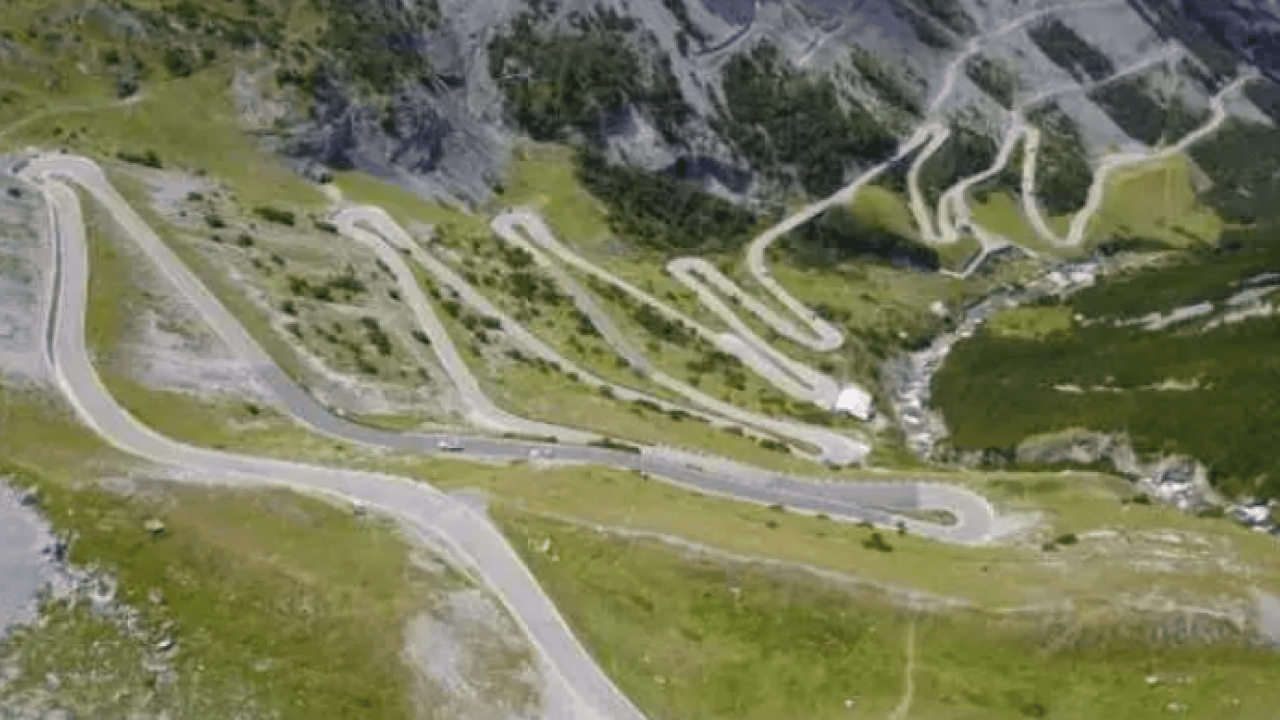 En usta şoför bile ecel terleri döküyor: İşte dünyanın en tehlikeli yolları