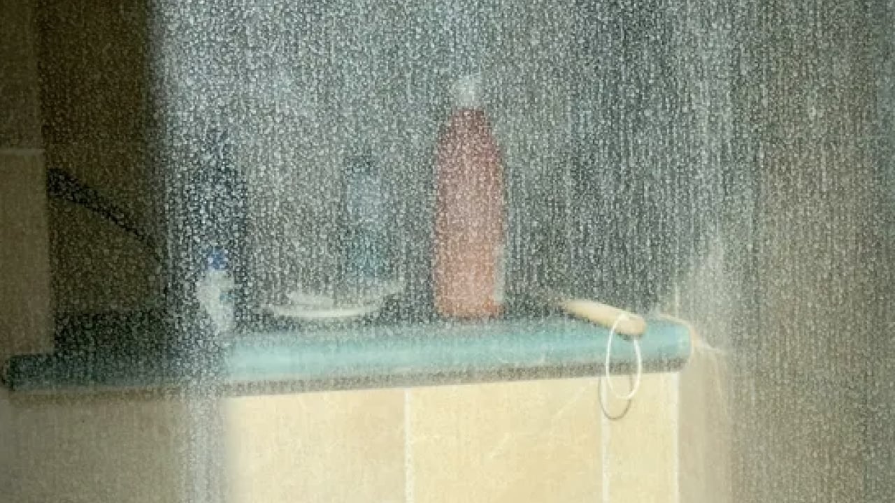 Foto - En zorlu sınavlardan biri... Kireçten taşlaşmış musluğu 5 dakikada ayna gibi yapın!