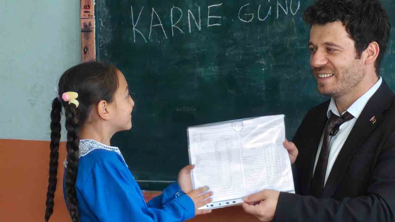 Foto - Ender rastlanan tablo: Bu okulda her şey tek