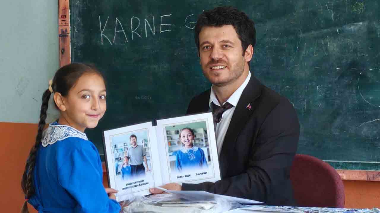 Foto - Ender rastlanan tablo: Bu okulda her şey tek