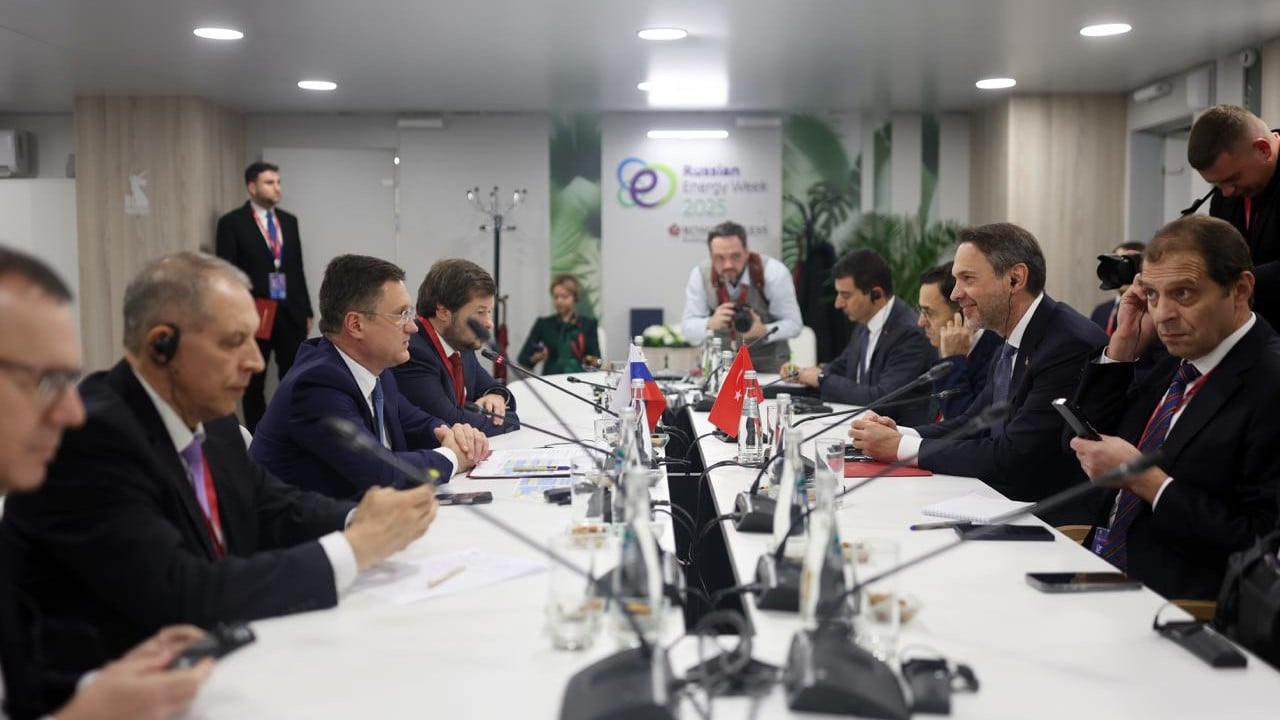 Foto - Enerji Bakanı Alparslan Bayraktar, Rus, Macar, Vietnamlı ve Suudi Arabistanlı bakanlarla görüştü