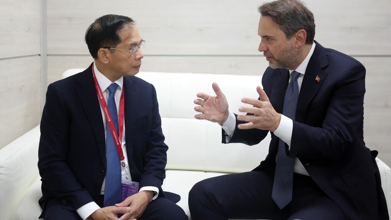 Foto - Enerji Bakanı Alparslan Bayraktar, Rus, Macar, Vietnamlı ve Suudi Arabistanlı bakanlarla görüştü