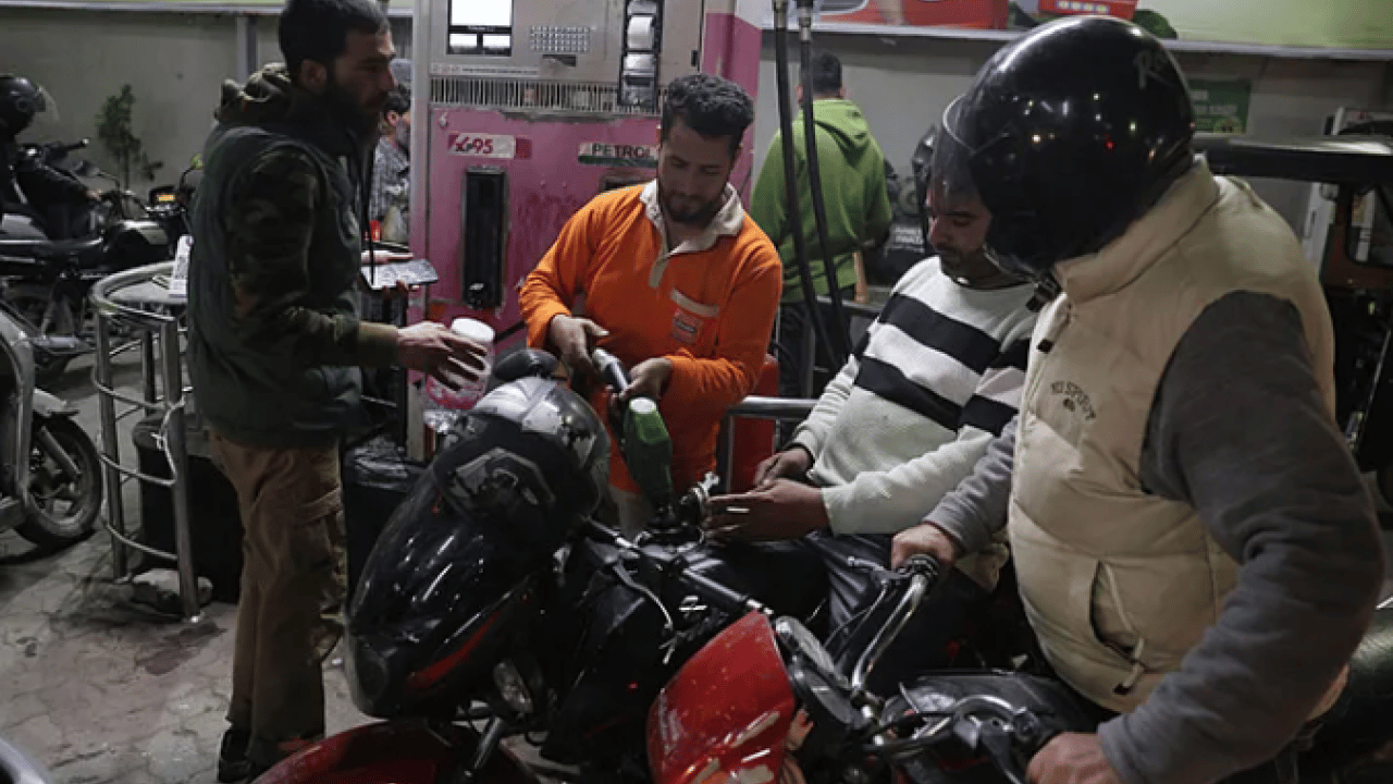 Foto - Enerji krizi Hindistan’ı vurdu! Tüp kuyrukları oluştu işletmeler kapandı