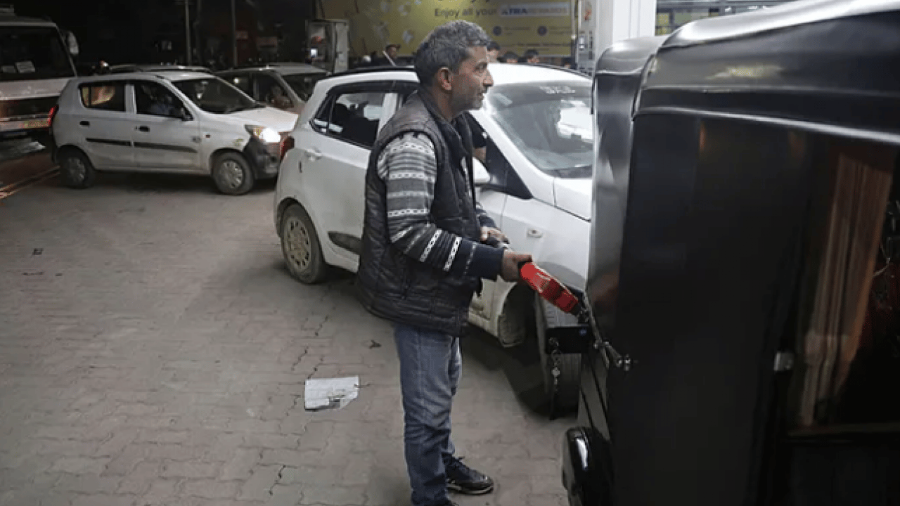 Foto - Enerji krizi Hindistan’ı vurdu! Tüp kuyrukları oluştu işletmeler kapandı