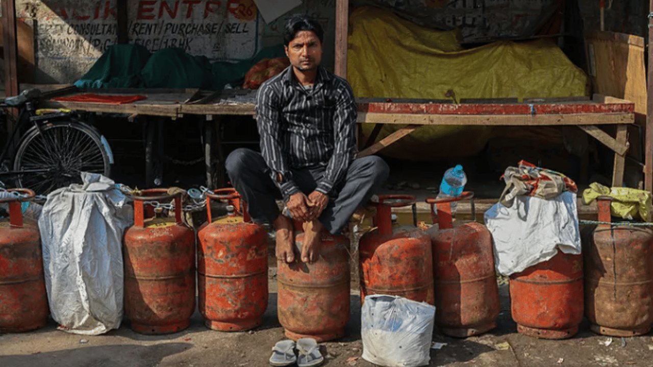 Foto - Enerji krizi Hindistan’ı vurdu! Tüp kuyrukları oluştu işletmeler kapandı
