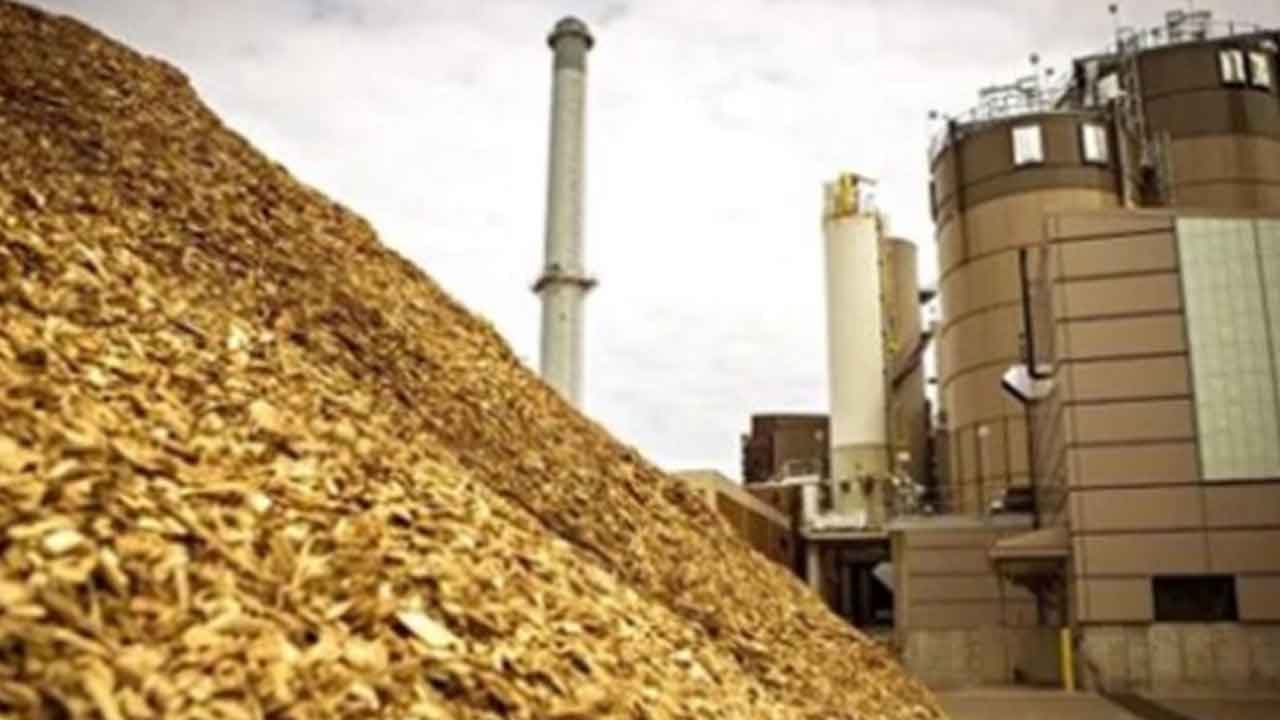 Foto - Enerji krizinin patlak verdiği dönemde çılgın buluş! Odun ve samandan yeni yakıt üretildi