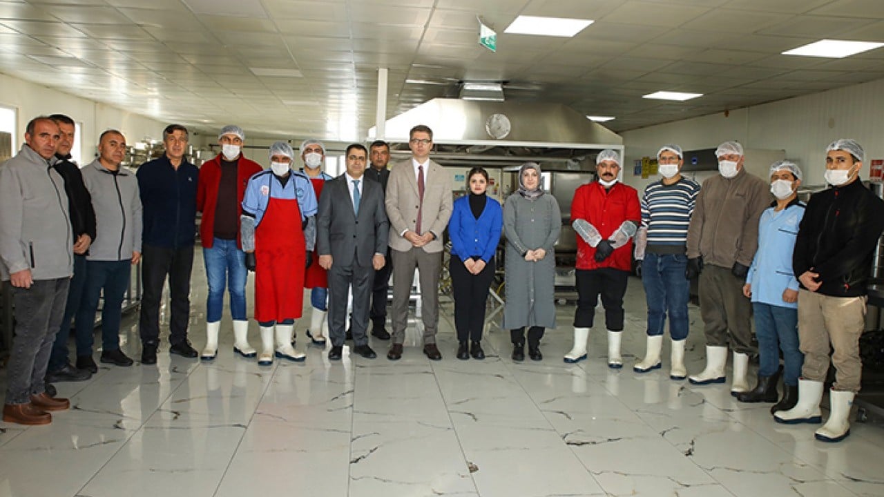 Foto - Engelli ve yaşlılara kar kış demeden sıcak yemek