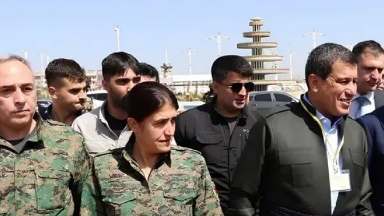 Foto - Entegrasyon perdesi altında bölücülük! YPG/SDG Suriye ordusuna katılmıyor